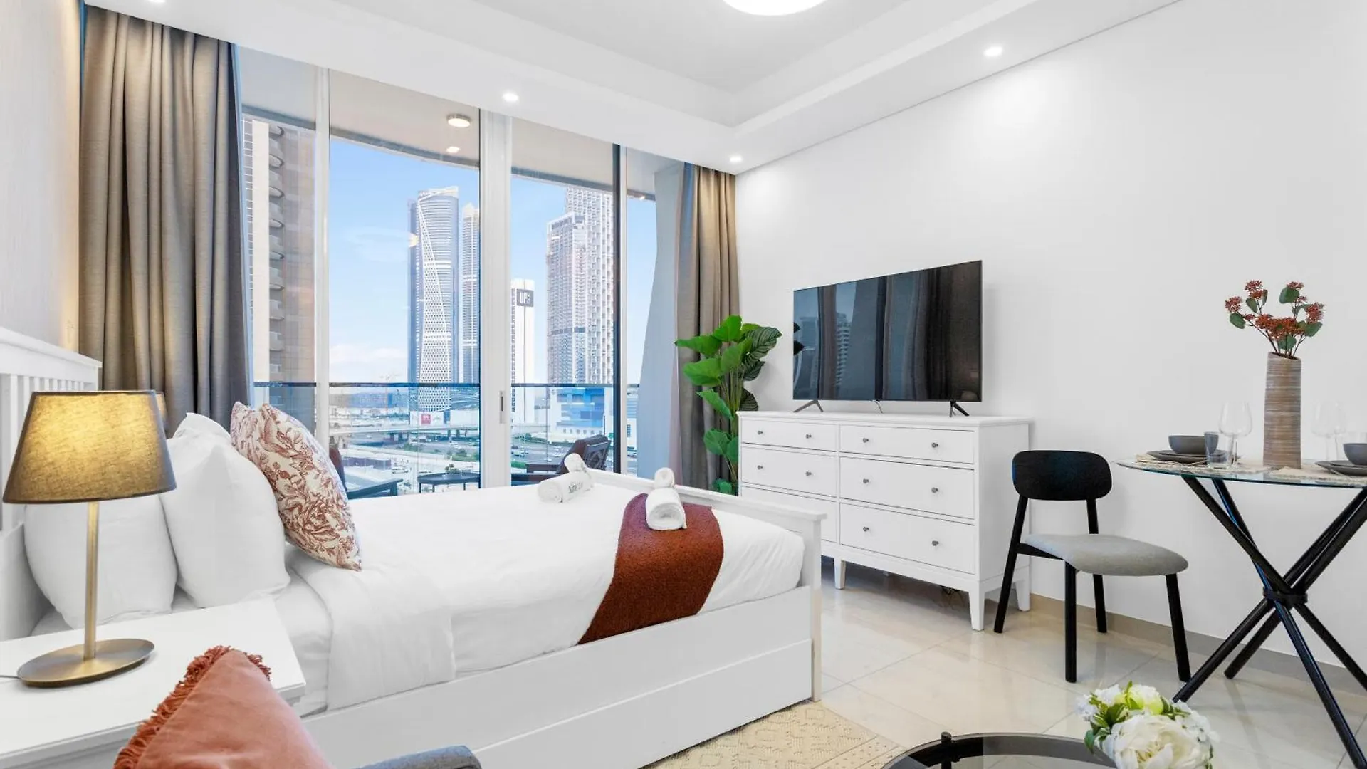 Stylish Studio Apartment With Premium Amenities Dubai