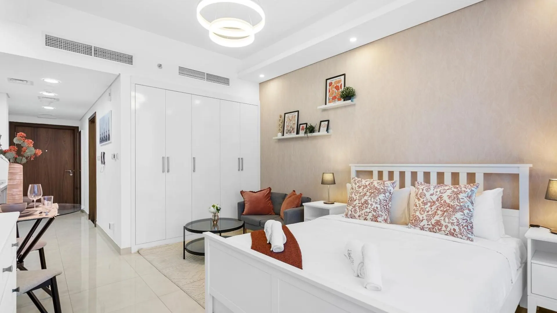 Stylish Studio Apartment With Premium Amenities Dubai