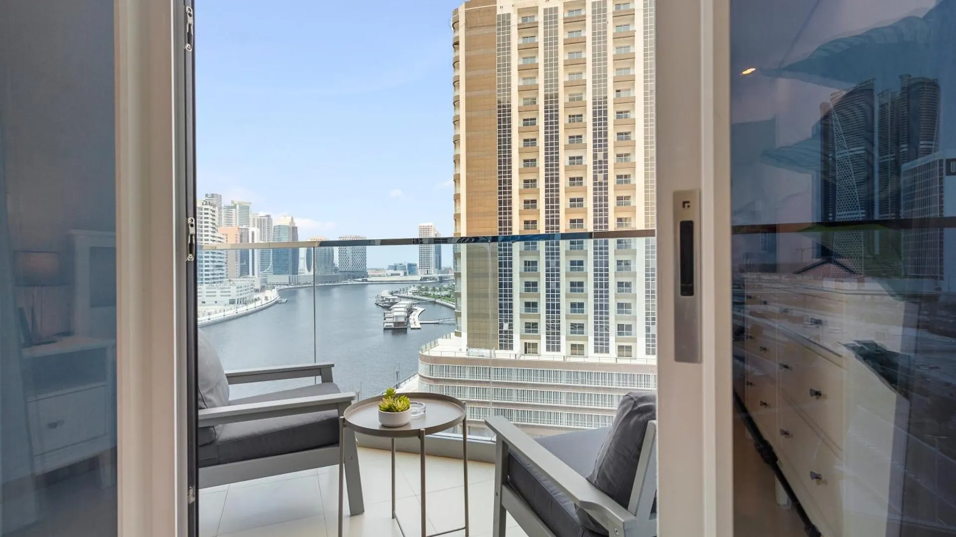 Stylish Studio Apartment With Premium Amenities Dubai
